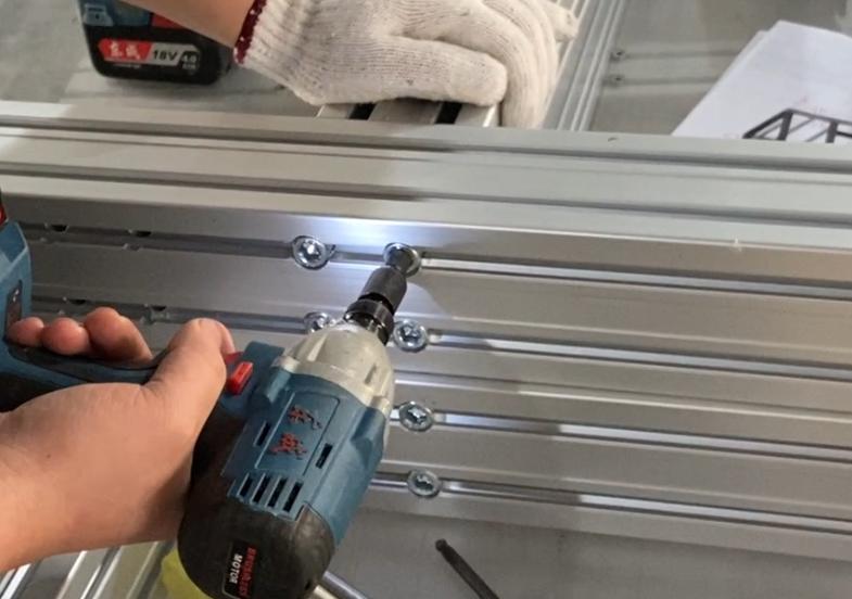 8080鋁型材內(nèi)六角螺栓連接